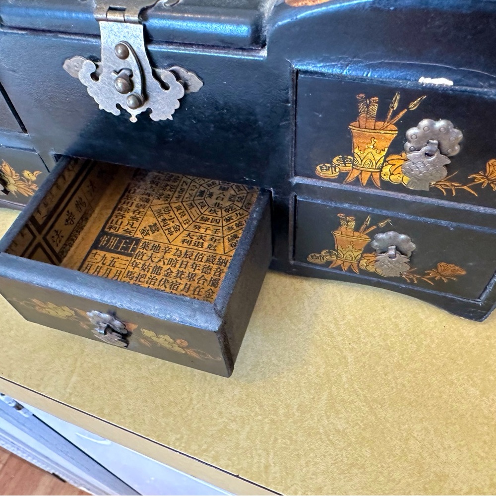 Antique, Asian jewelry box - Picture 5 of 11